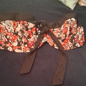 White House Black Market Red and Black Floral Top